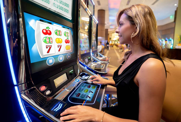 Roulette table broadcast at mekar189 live studio with wheel and betting interface